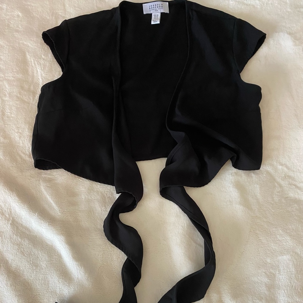 Josefin Ekstrom black crop front knot shirt